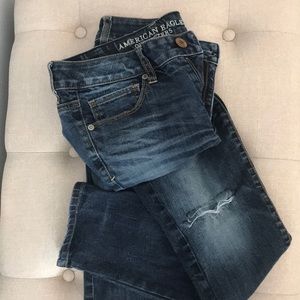 American Eagle size 6 skinny super stretch jeans